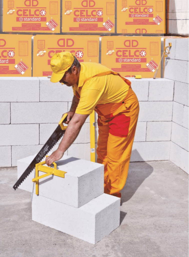 Aflați cum se montează corect BCA-ul CELCO cu ajutorul ghidului nostru detaliat. Instruire pas cu pas pentru montajul blocurilor de beton celular autoclavizat (BCA) de la CELCO, asigurând durabilitate și eficiență